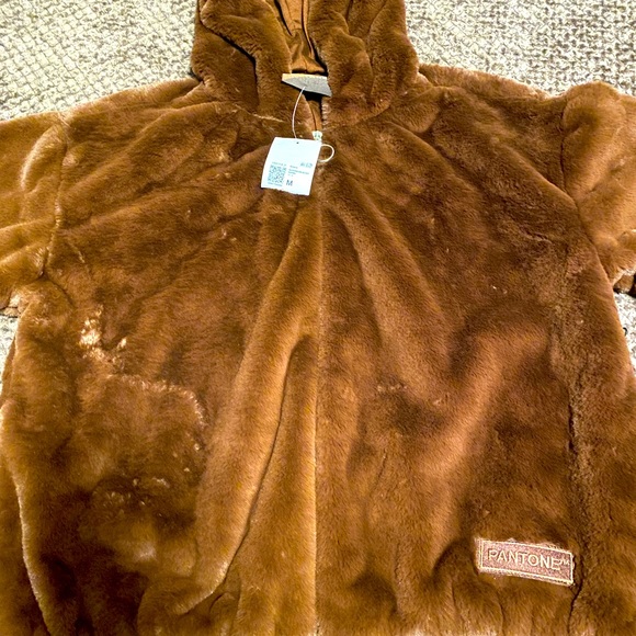 Forever 21 X Pantone Teddy Bear Jacket Brown Size M - Picture 2 of 4